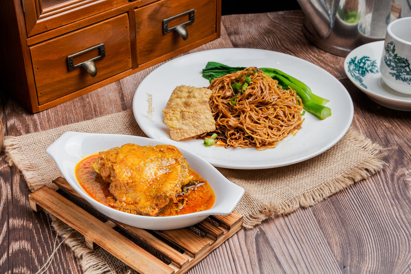 Dry Egg Noodles with Curry Chicken
